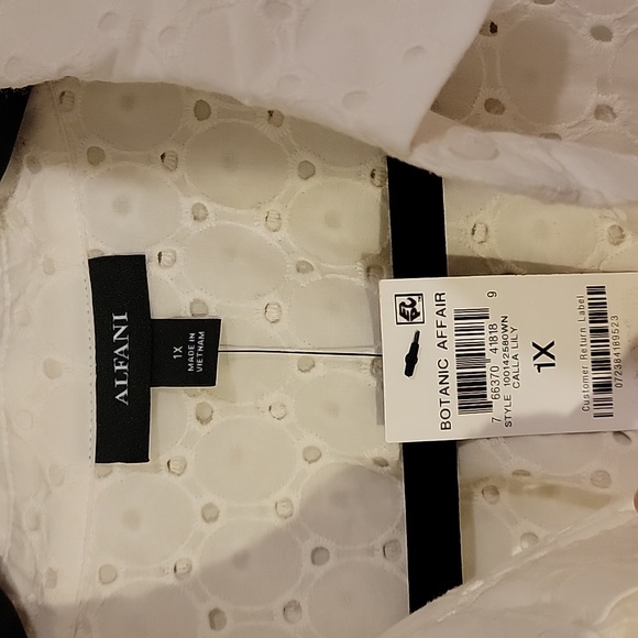 NWT Alfani Cream Blouse - Picture 4 of 5
